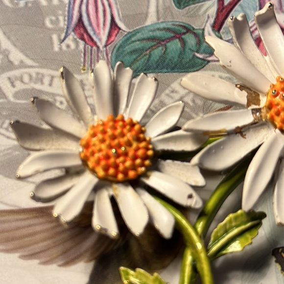 Vintage ART Enamel Daisy Brooch/Pin 2 3/4” x 2 1/2” - Picture 3 of 6
